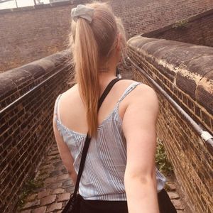 Meet your Posher, Émy